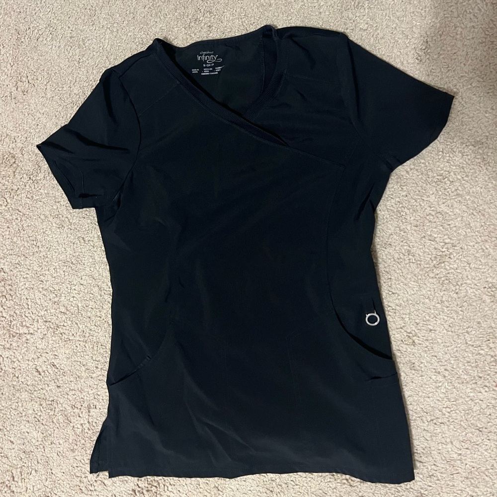 Cherokee infinity scrub top. Black. Small